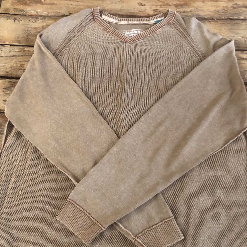 Flash sale...Tommy Bahama men’s sweater size XL